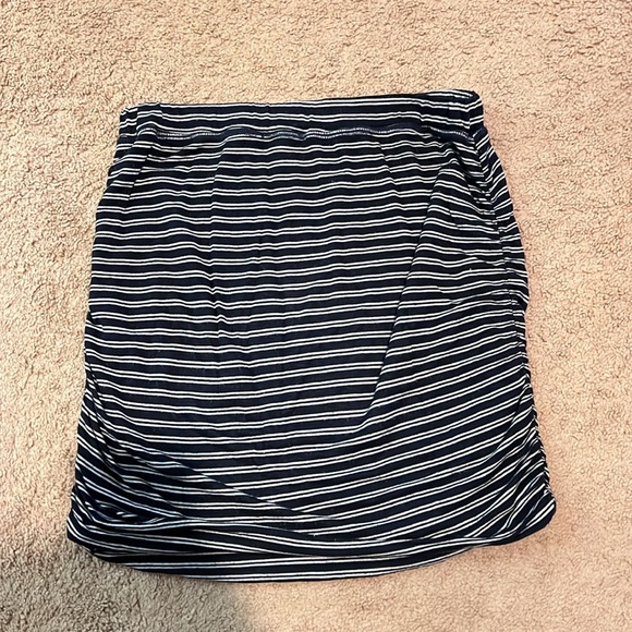 Splendid Mini Skirt Black & Grey - Picture 2 of 4